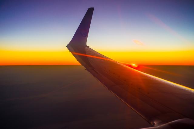飞机高空拍摄效果图,飞机靠窗风景照片怎么拍