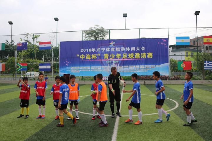 c罗年轻时教青训,c罗青训