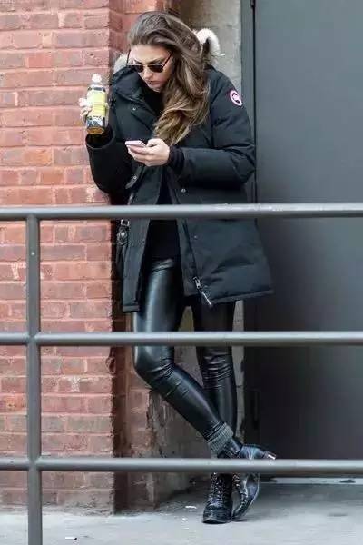 舔屏*党**注意！胡歌吴亦凡何穗爱穿的加拿大鹅要来天猫了！