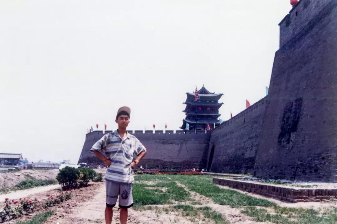 中国第一人！他痴迷寺庙，为1000座寺庙画像