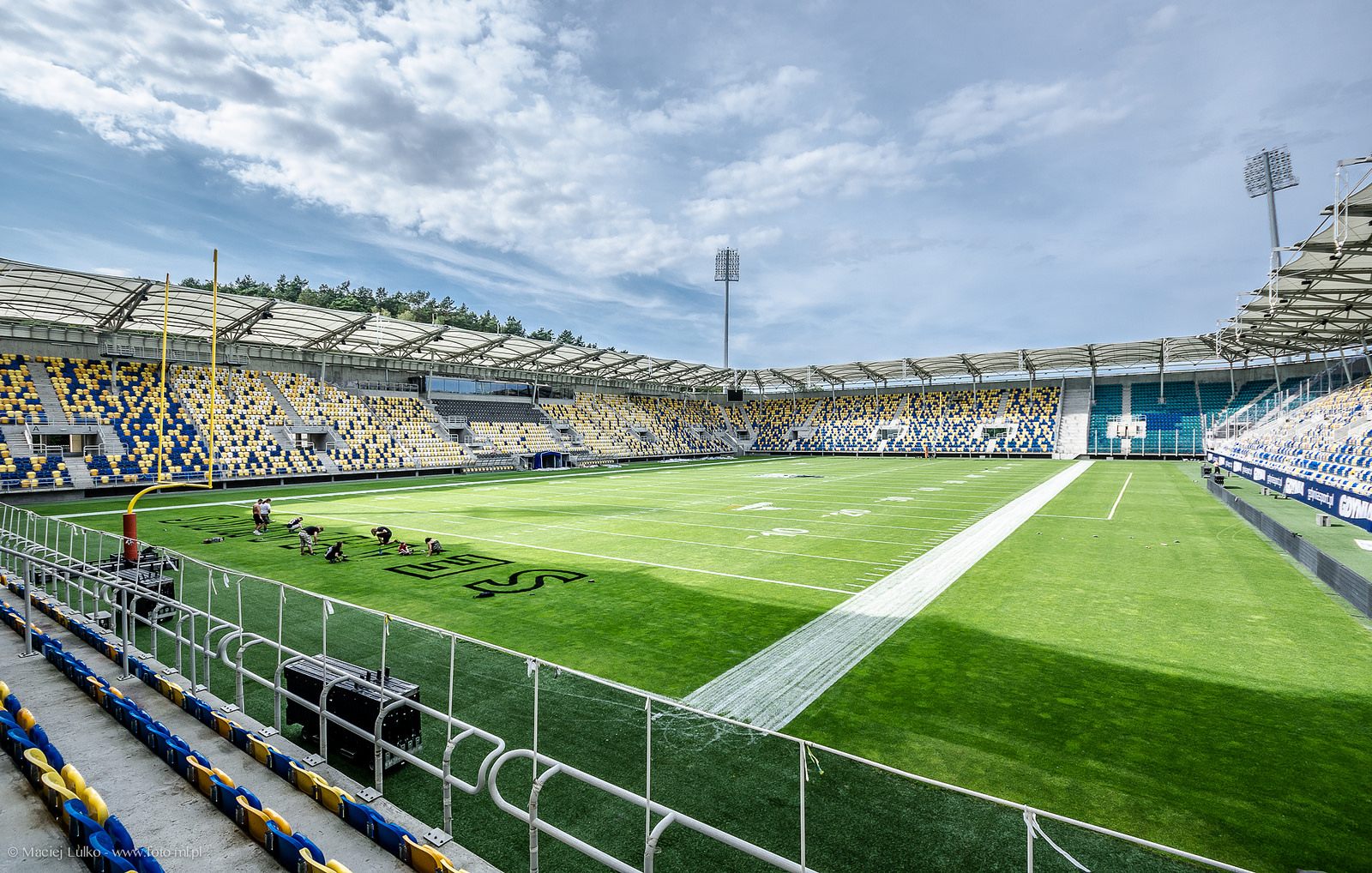 荷兰vs波兰什么球场,欧洲国家足球厉害吗