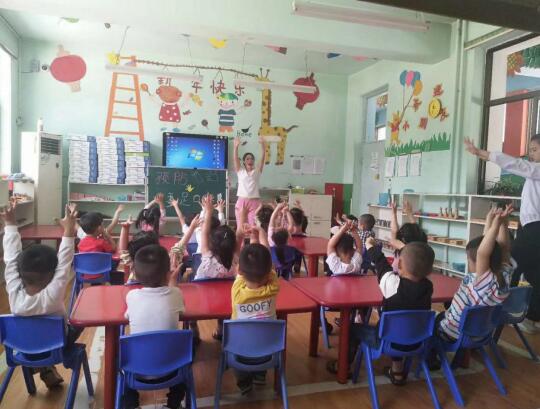 霍州市小太阳幼儿园过六一,霍州市大拇指幼儿园六一