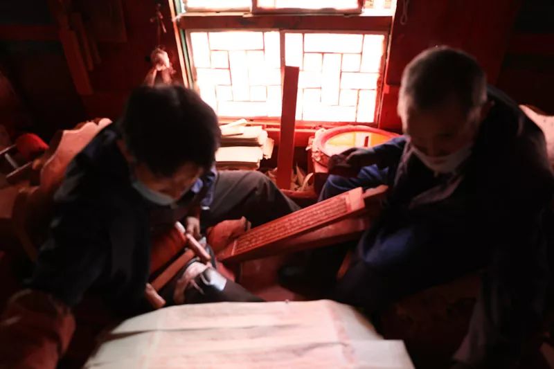 「读YA」“不知名”的万里墨香——德格印经院