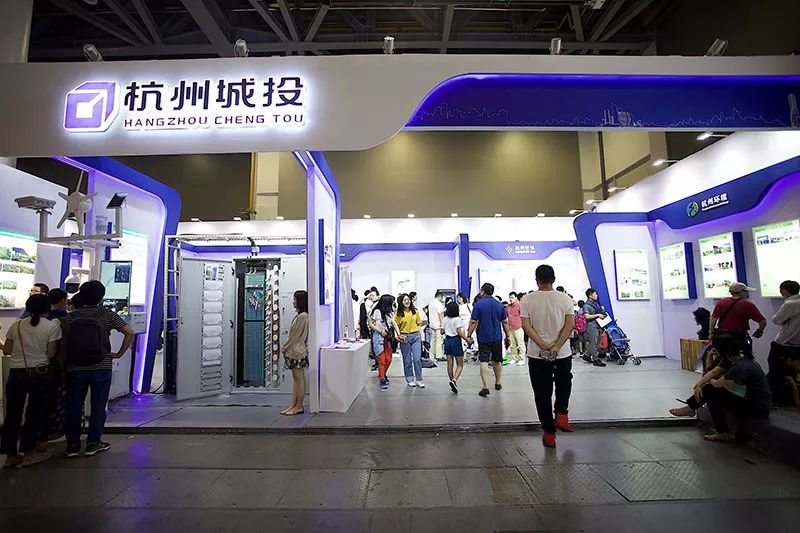 杭州人对未来的好奇心彻底爆发！10多万人在江边“看到了未来”！