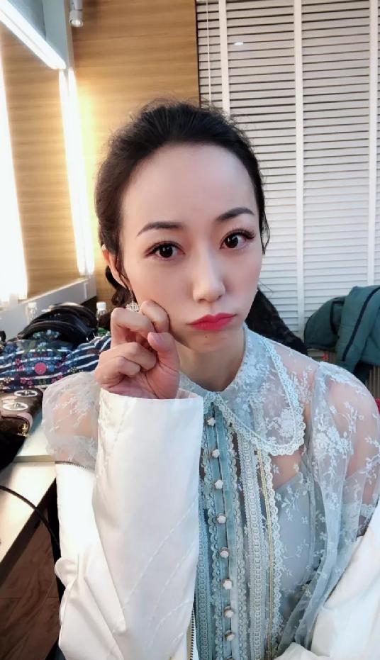 韩雪近期迷人美照,韩雪冬日晒自拍照