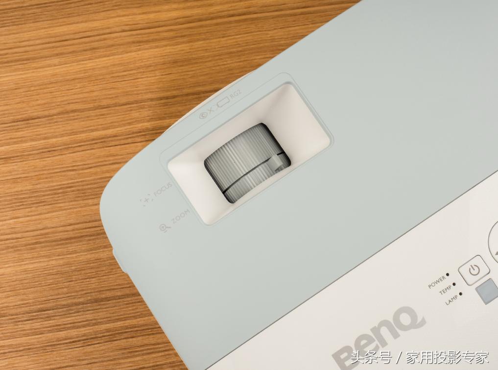 明基2k旗舰投影机,千元投影对比明基