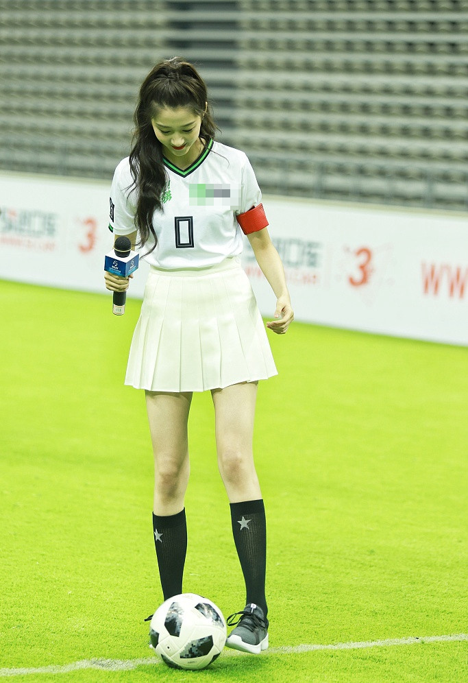 杨幂baby娇嫩明艳,杨幂baby身着高定礼服