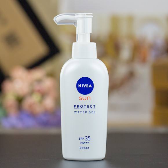 防晒不止让你远离黝黑的皮肤，还能避免80%的皮肤老化！