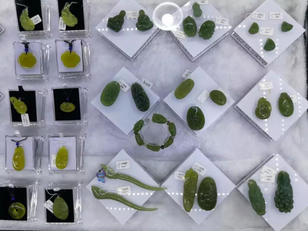 延吉市有卖根雕茶台,延吉市俄罗斯商品展