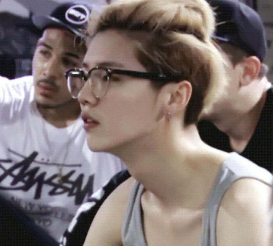 白敬亭自带道具的综艺,白敬亭张翰