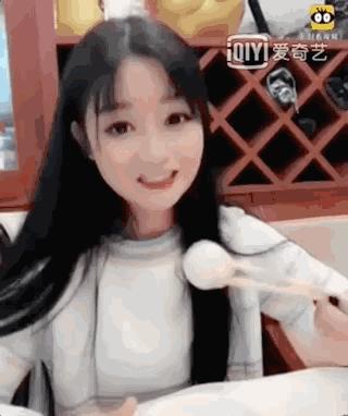 口红掉色喝水尴尬怎么办,口红掉色怎么办教你一招拒绝尴尬