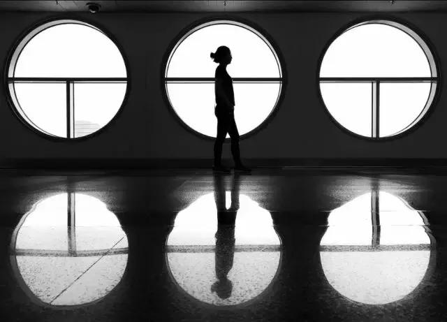 他放弃令人艳羡的工作，用摄影支持旅行梦想