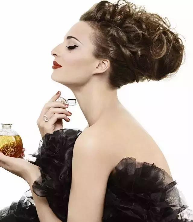 独留一抹神秘，香氛不撞衫