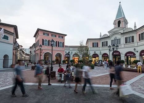 又能看表演又能买买买的意大利式夏日狂欢？不出国门就能去！