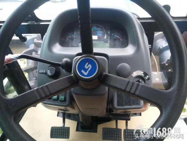 老司机多图详解乐星LS704拖拉机