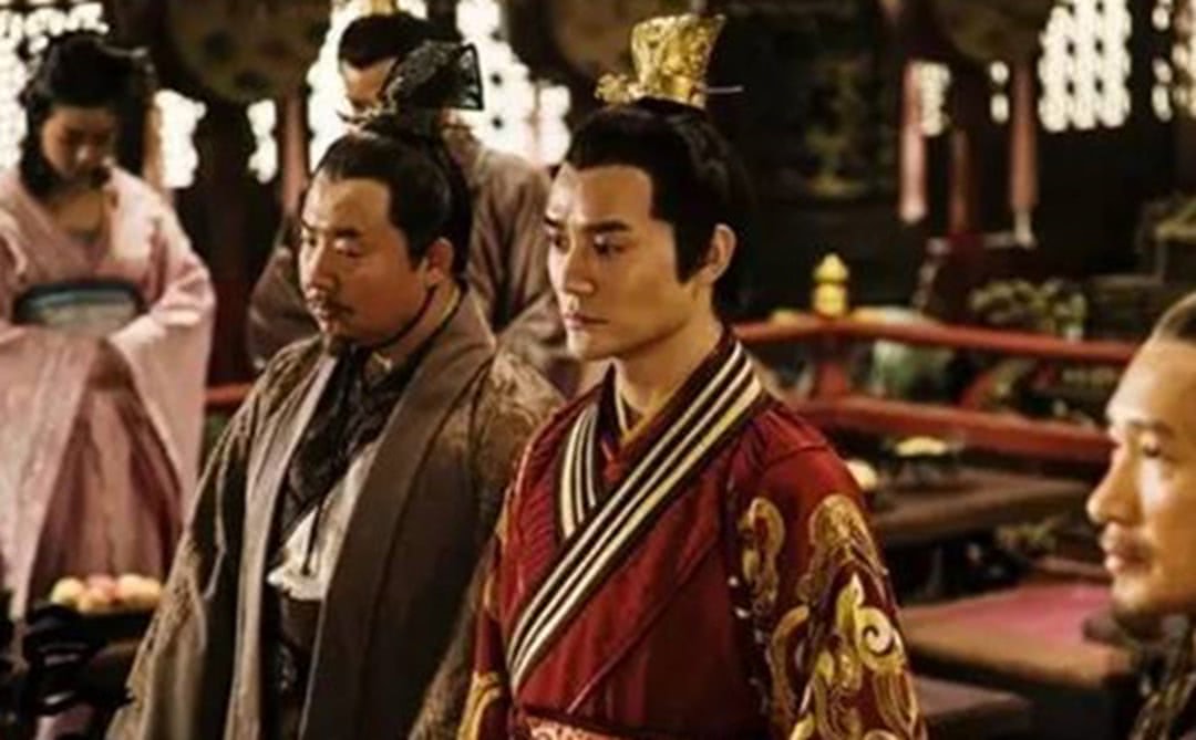 这位皇帝爱好出家，与和尚合伙骗臣子钱，最终在饥饿中病死