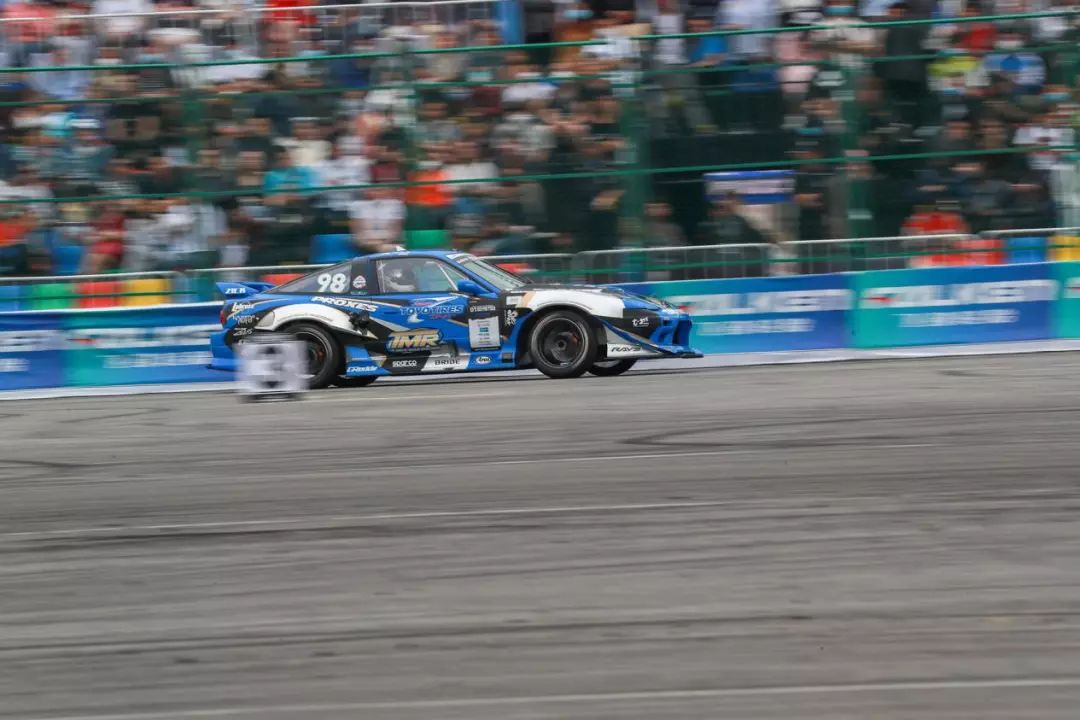 把握精彩瞬间尽享速度与激情——佳能1DX2使用心得