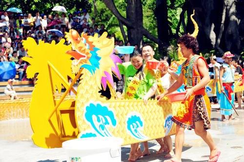 bmai泼水狂欢节,锦绣中华泼水狂欢节