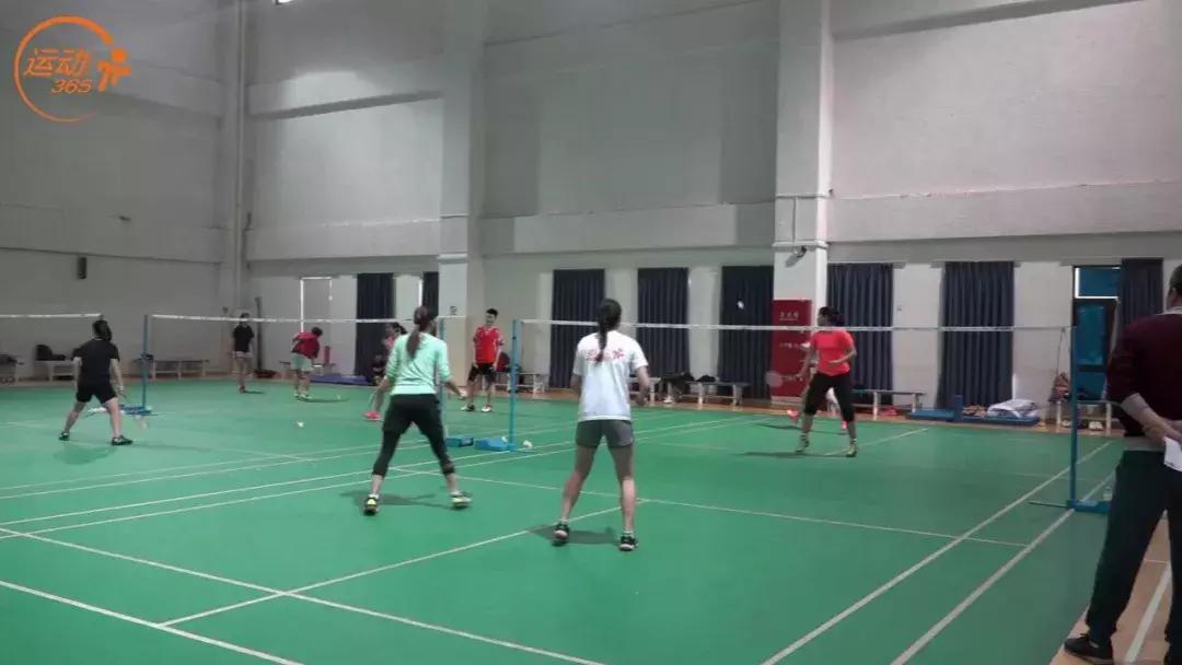 鏅ㄦ氮鑱婄窘姣涚悆鍙屾墦,鏅ㄦ氮鑱婄窘姣涚悆