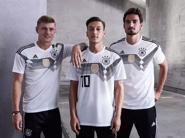 2018俄罗斯世界杯最酷的球衣,2018年俄罗斯世界杯用的足球形状