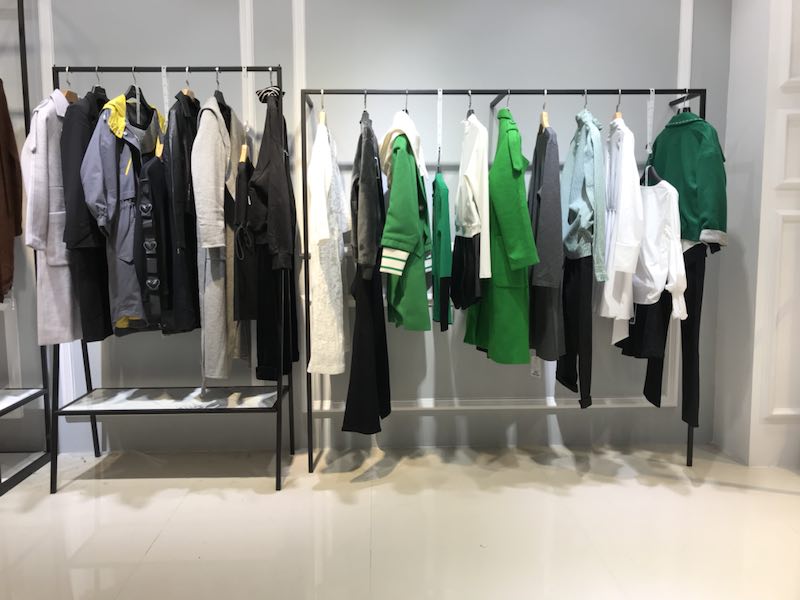 广州锦东尾货服装品牌批发城地址,广州潮牌女装尾货怎么样