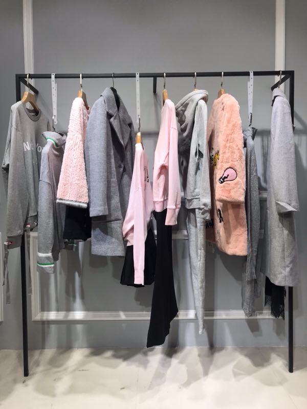 广州服装尾货批发市场怎么拿货,广州名牌衣服尾货批发市场在哪里