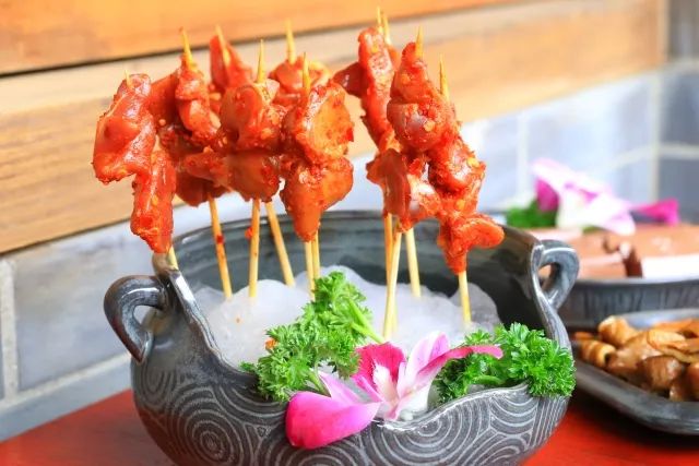 谭鸭血老火锅在四川的热度,惊艳中国的成都火锅谭鸭血老火锅