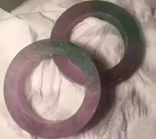 偷老婆的买车本18w入手一块木那料，一刀切涨十几倍！