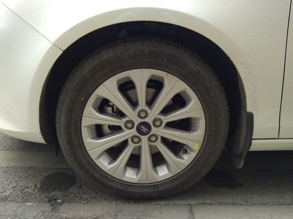 福特福睿斯开1400公里油耗多少,09福睿斯两厢1.8l油耗怎么这么高