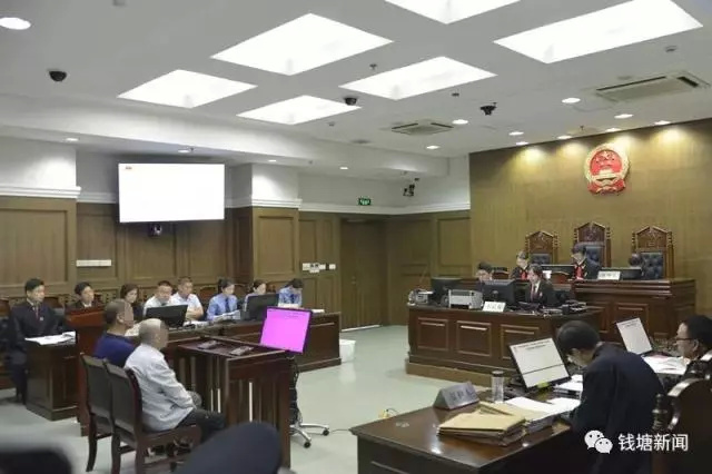 他犯下*门惨灭**案后竟去当了作家，法庭上突然翻供“供述估计是我编的″