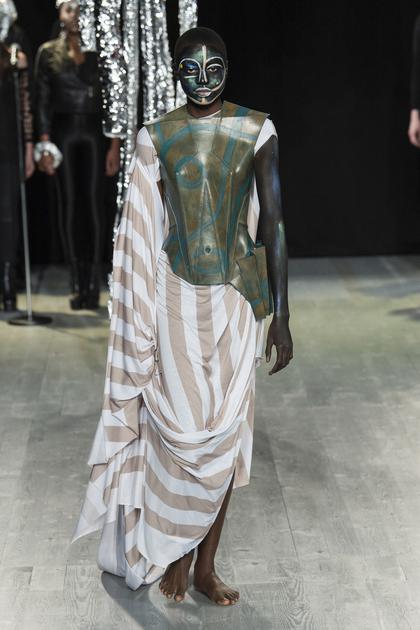 让男模怀孕!成人纸尿裤成时尚……伦敦男装周真是又污又嗨