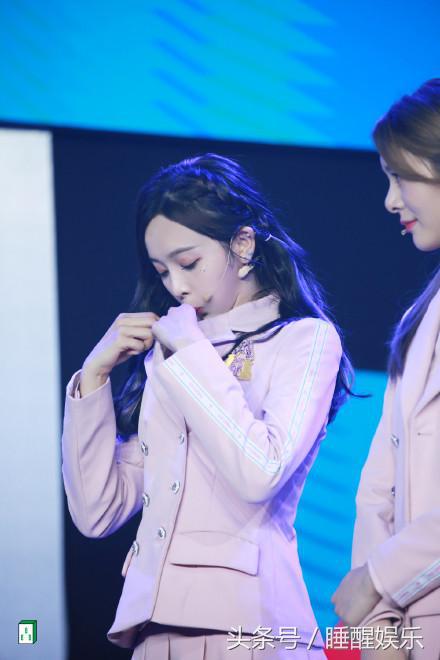 吴宣仪创造101登场,创造101吴宣仪第几期穿红衣服