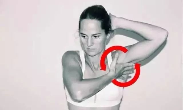 乳腺癌术后上肢出现肿胀怎么处理,乳腺癌术后出现患肢肿胀如何处理