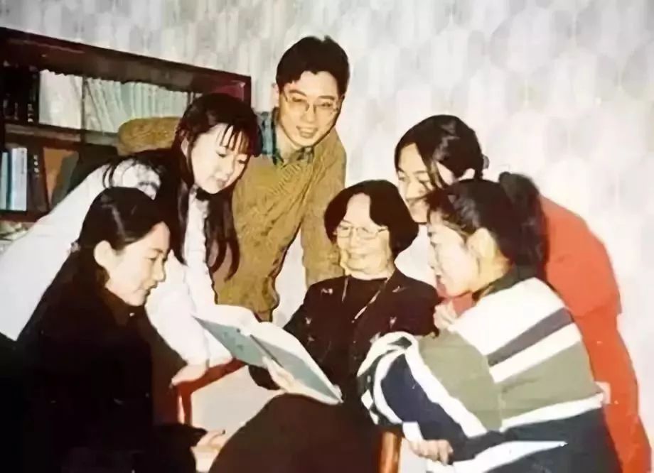 62岁裸捐56亿元,86岁裸捐