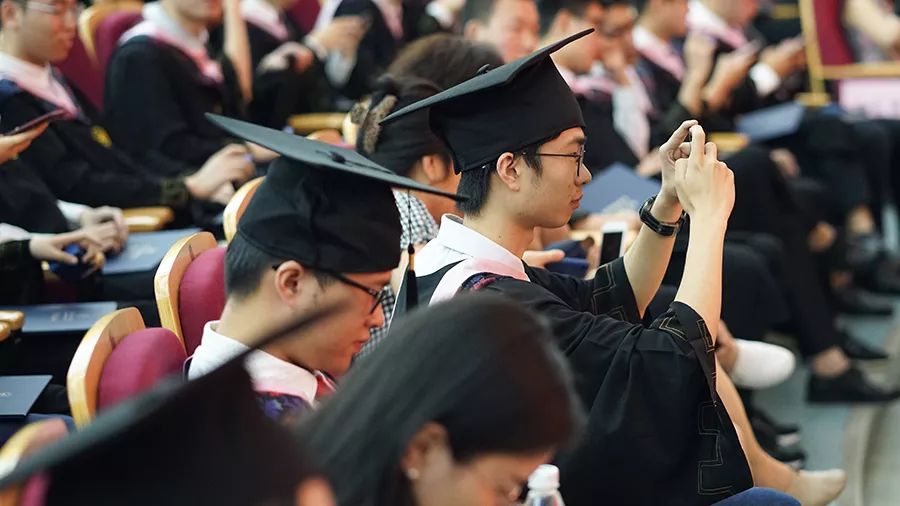 青春最珍贵的C位，是浙江大学城市学院的学位！