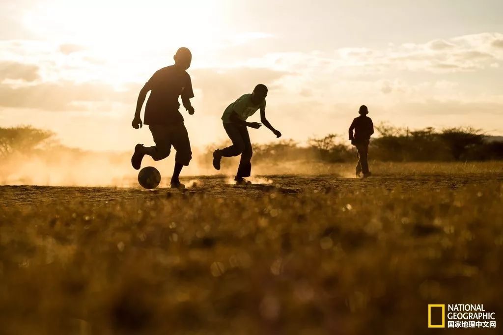 “对球当歌,人生几何”,看世界杯时为什么爱喝酒呢?