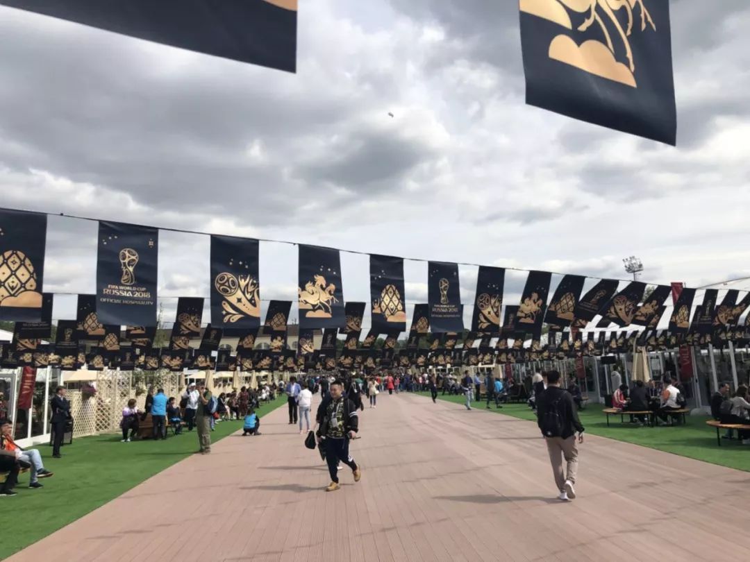 LIVE！廉政瞭望特派记者发来世界杯现场报道