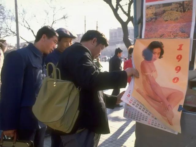 穿比基尼的中国姑娘:姐穿的是自由