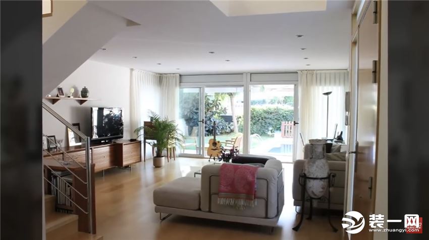 梅西球形豪宅,梅西的豪宅像足球一样