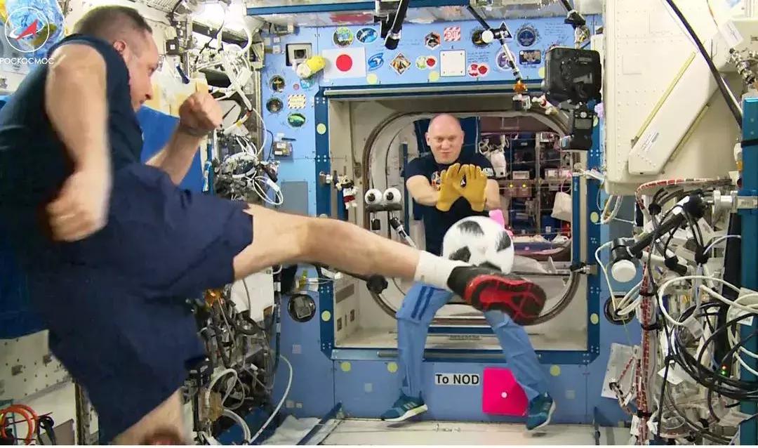 星空世界杯足球赛,金色世界杯足球