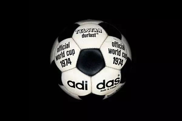 世界杯黑历史纪录,历史上足球世界杯最脏比赛