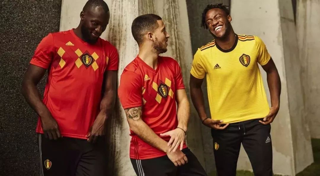 「夜读」世界杯经典球衣图鉴，哪一件是你的青春？