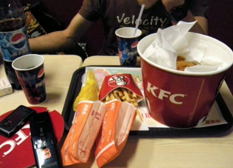 肯德基全家桶火爆程度,肯德基全家桶到底有多少