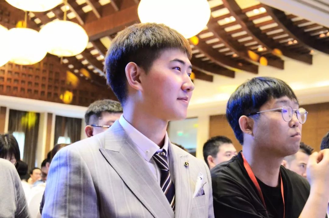 淘宝上的95后,95后电商年入百万创业者