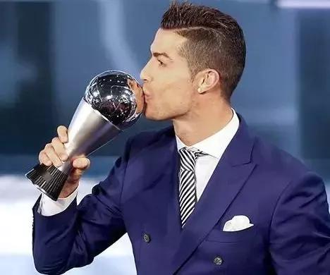 c罗30岁后34次上演帽子戏法,c罗生涯10大帽子戏法