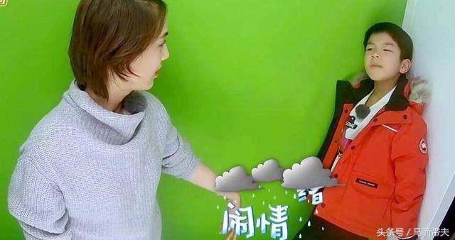 黄圣依变身足球宝贝图片,黄圣依宋小宝长腿