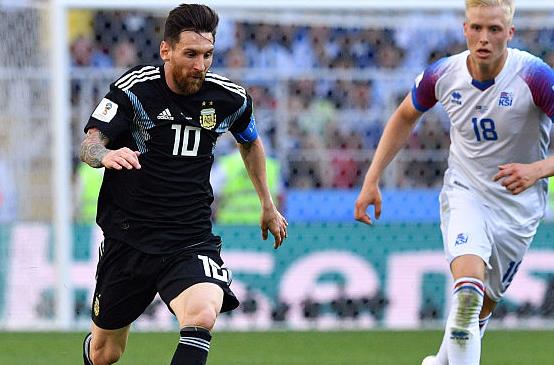 梅西在场上的表现比c罗好一倍,c罗让梅西绝望的瞬间