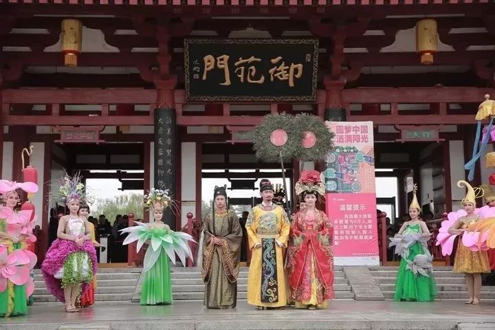 带上你的SuperHero，一起留下最温暖的回忆！