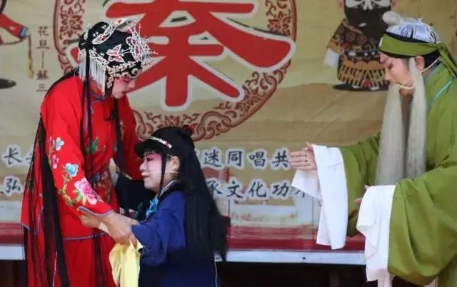 带上你的SuperHero，一起留下最温暖的回忆！