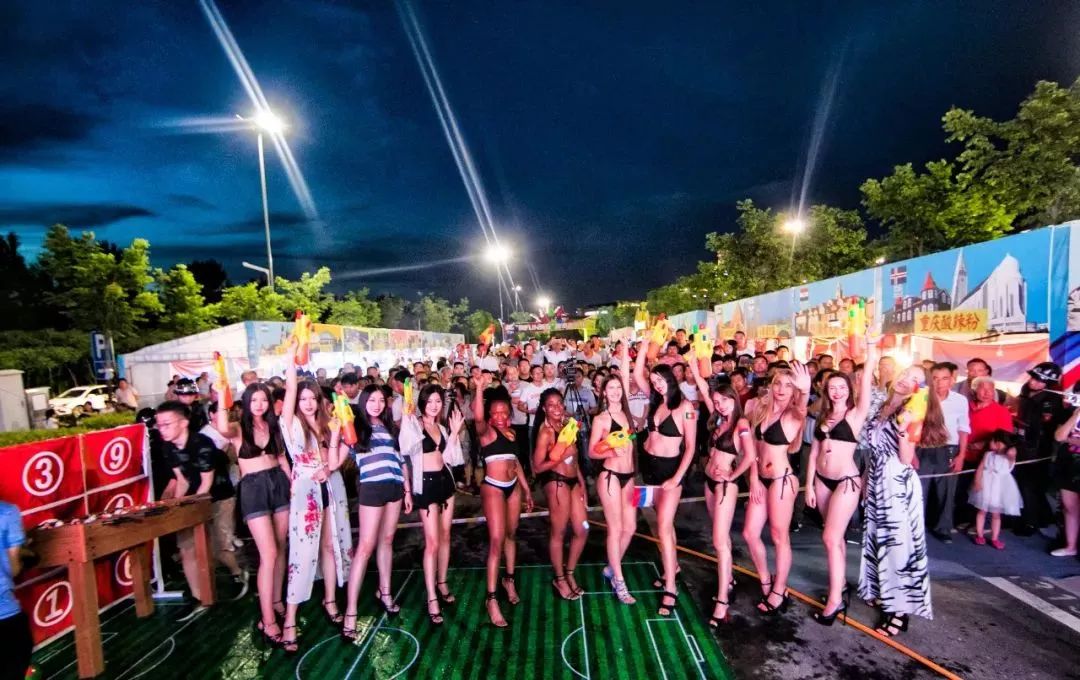 带上你的SuperHero，一起留下最温暖的回忆！